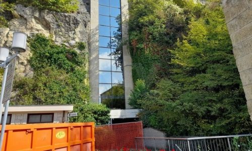 Torna in funzione un’ascensore del Parcheggio 9. Collegherà il parcheggione con Piazzale Calcigni. Un importante servizio per turisti e residenti